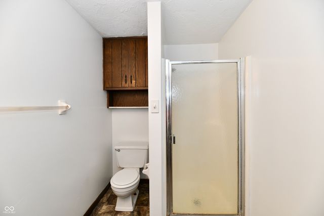 2100 Kitchen Drive, Anderson, IN 46017