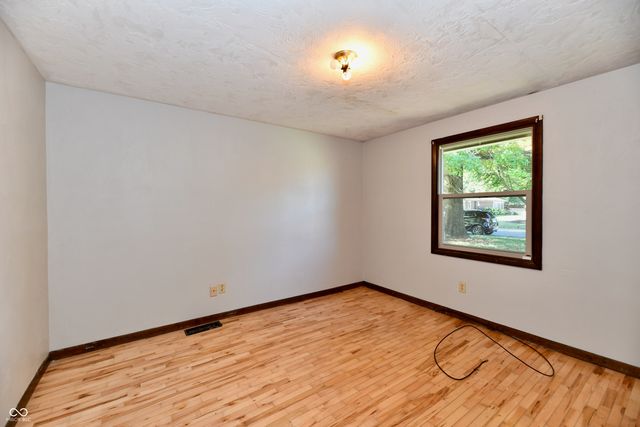 2100 Kitchen Drive, Anderson, IN 46017