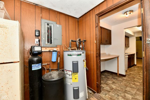 2100 Kitchen Drive, Anderson, IN 46017