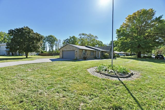 2100 Kitchen Drive, Anderson, IN 46017