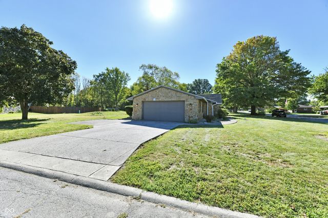 2100 Kitchen Drive, Anderson, IN 46017