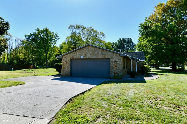 2100 Kitchen Drive, Anderson, IN 46017