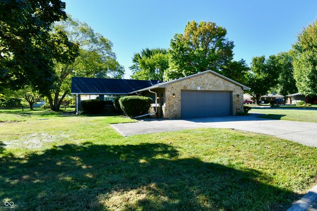 2100 Kitchen Drive, Anderson, IN 46017