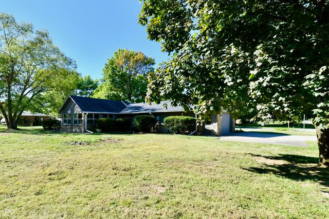 2100 Kitchen Drive, Anderson, IN 46017