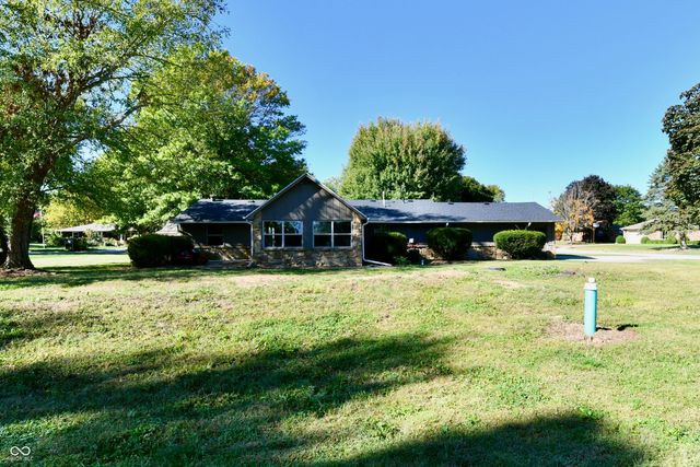 2100 Kitchen Drive, Anderson, IN 46017