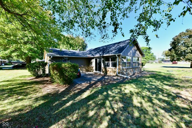 2100 Kitchen Drive, Anderson, IN 46017