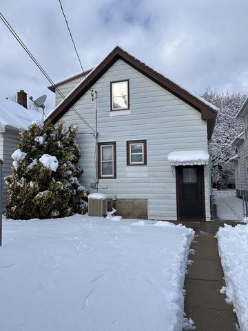 3711 W Orchard STREET, Milwaukee, WI 53215