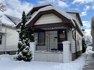 3711 W Orchard STREET, Milwaukee, WI 53215