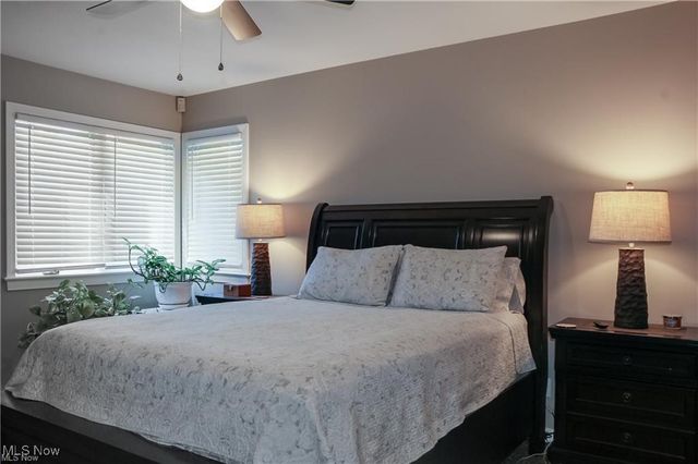 822 Shadowood Lane SE, Warren, OH 44484