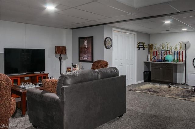 822 Shadowood Lane SE, Warren, OH 44484