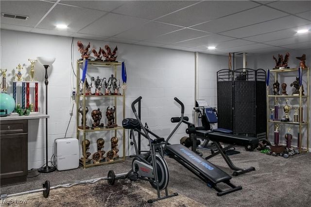 822 Shadowood Lane SE, Warren, OH 44484