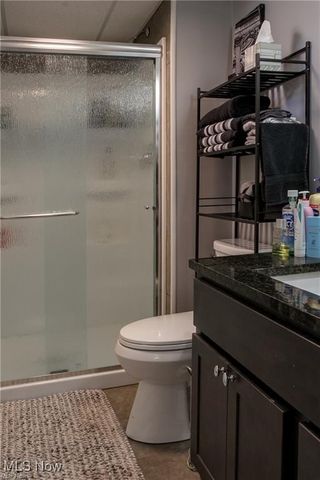 822 Shadowood Lane SE, Warren, OH 44484