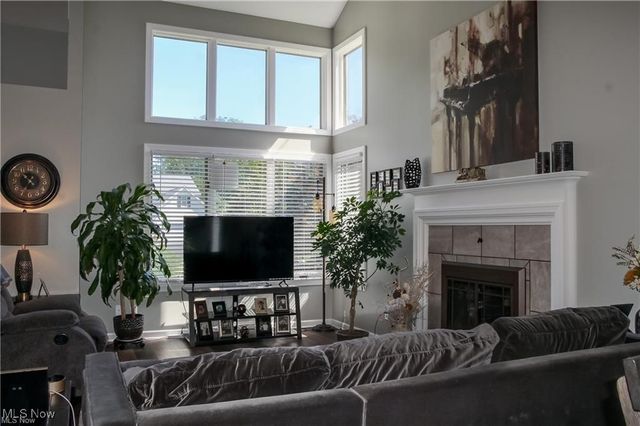 822 Shadowood Lane SE, Warren, OH 44484