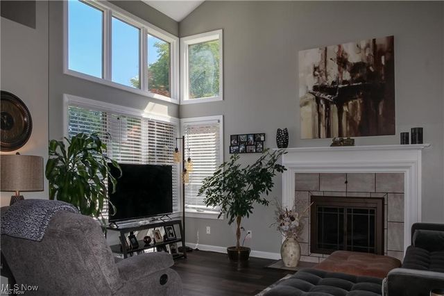 822 Shadowood Lane SE, Warren, OH 44484