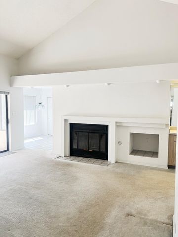 8700 CANYON RUN Road NE, Albuquerque, NM 87111