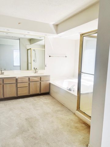 8700 CANYON RUN Road NE, Albuquerque, NM 87111