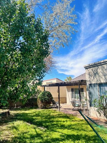 8700 CANYON RUN Road NE, Albuquerque, NM 87111