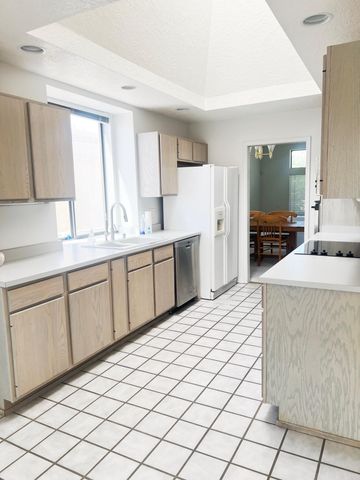 8700 CANYON RUN Road NE, Albuquerque, NM 87111