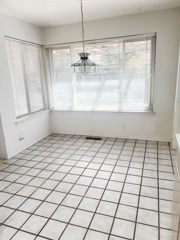 8700 CANYON RUN Road NE, Albuquerque, NM 87111