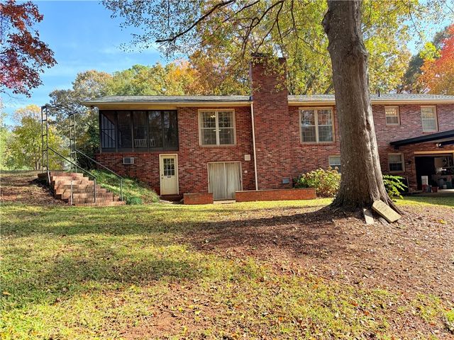 100 Hillandale Road, Pendleton, SC 29670