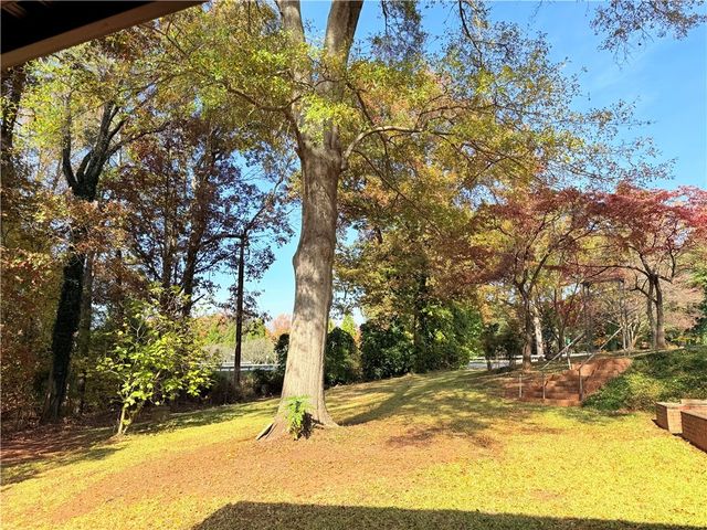 100 Hillandale Road, Pendleton, SC 29670