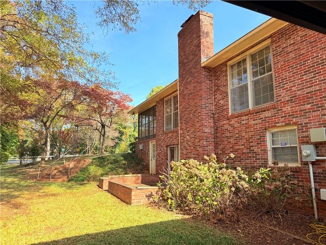 100 Hillandale Road, Pendleton, SC 29670