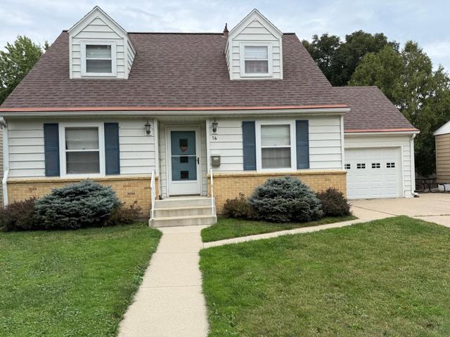 16 Bruce Court, Mankato, MN 56001