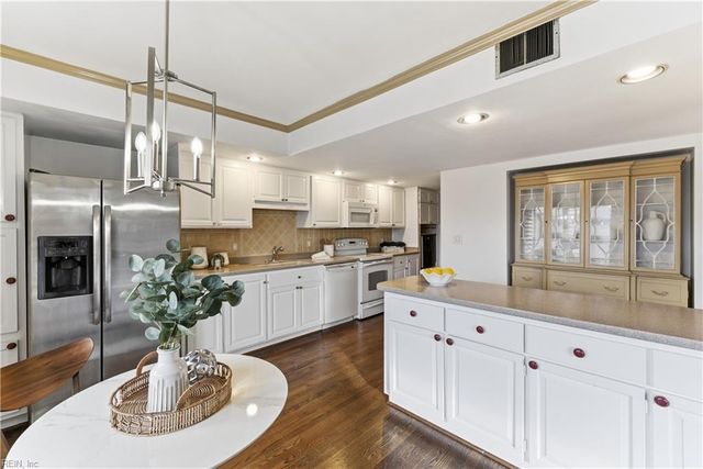 700 Oriole Dr Apt 513, Virginia Beach, VA 23451