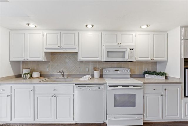 700 Oriole Dr Apt 513, Virginia Beach, VA 23451