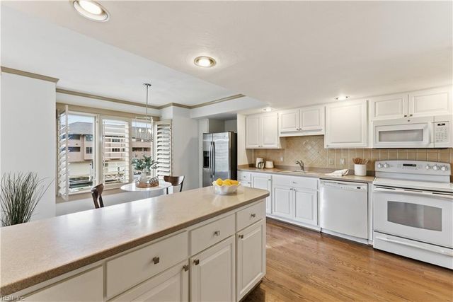 700 Oriole Dr Apt 513, Virginia Beach, VA 23451