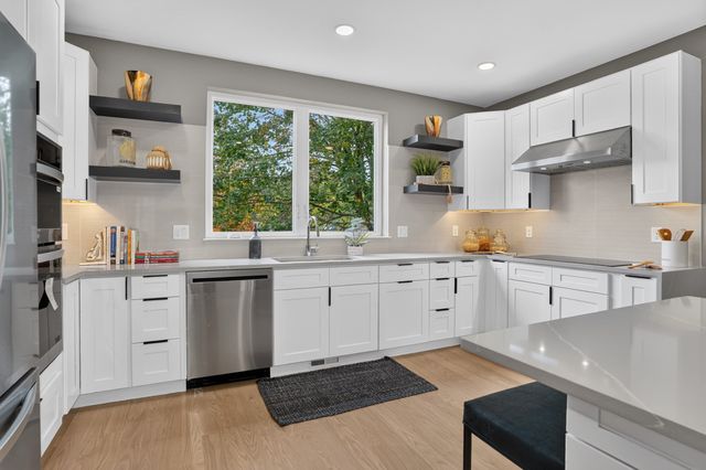 85 Hillcrest Street, Waltham, MA 02451