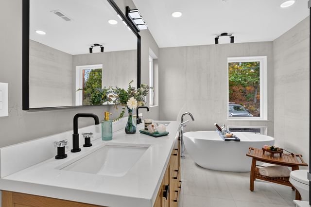 85 Hillcrest Street, Waltham, MA 02451