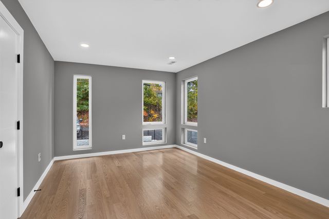 85 Hillcrest Street, Waltham, MA 02451