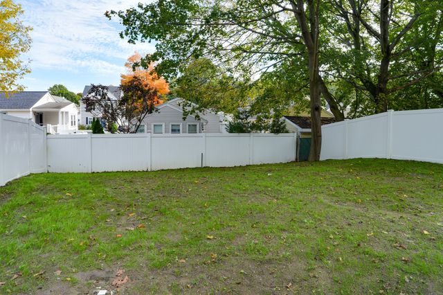 85 Hillcrest Street, Waltham, MA 02451