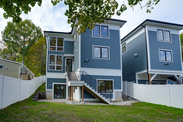85 Hillcrest Street, Waltham, MA 02451