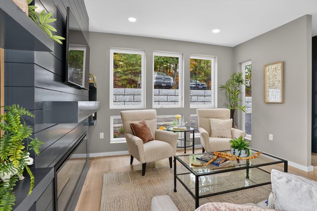 85 Hillcrest Street, Waltham, MA 02451