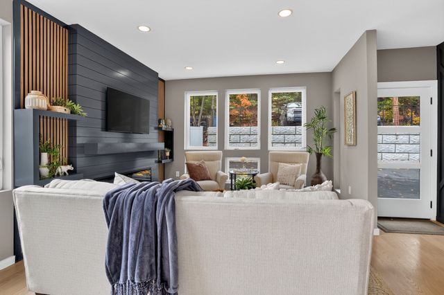 85 Hillcrest Street, Waltham, MA 02451