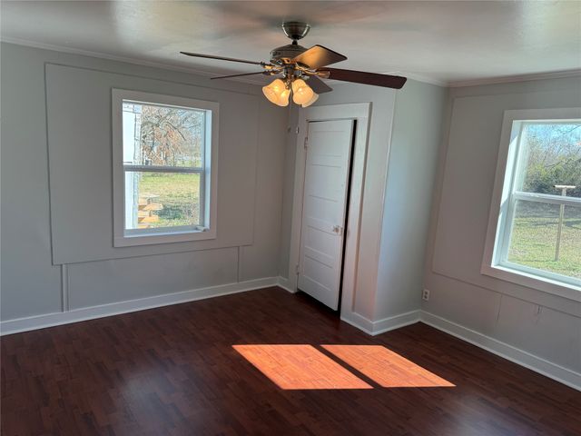 513 Allen Avenue, Bonham, TX 75418