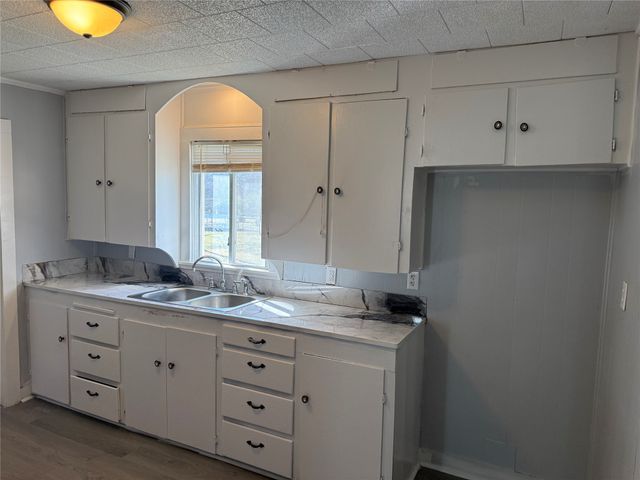 513 Allen Avenue, Bonham, TX 75418