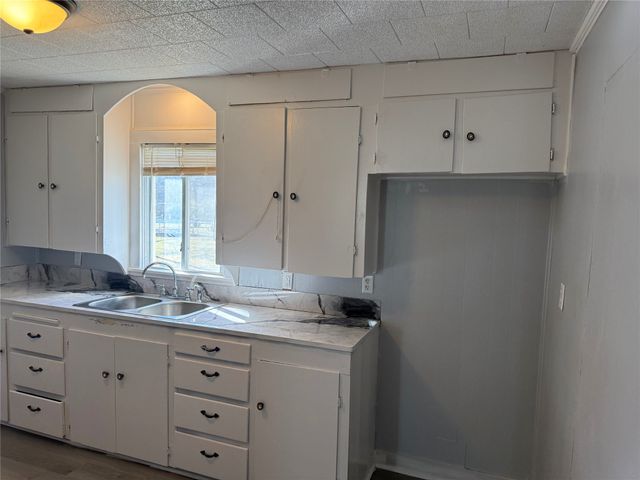 513 Allen Avenue, Bonham, TX 75418