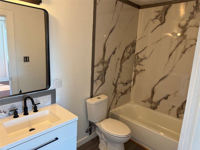 513 Allen Avenue, Bonham, TX 75418