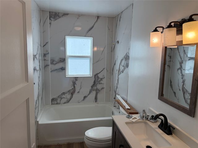 513 Allen Avenue, Bonham, TX 75418