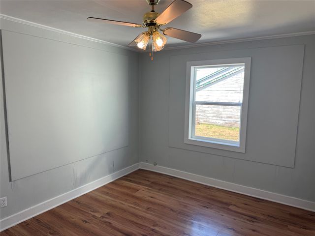 513 Allen Avenue, Bonham, TX 75418