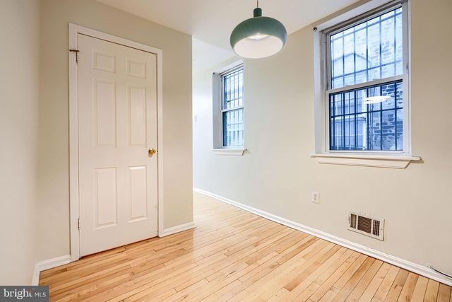 327 S FREMONT AVE, Baltimore, MD 21230