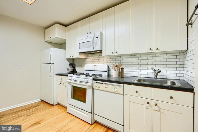 327 S FREMONT AVE, Baltimore, MD 21230