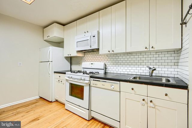 327 S FREMONT AVE, Baltimore, MD 21230