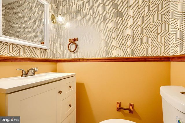 327 S FREMONT AVE, Baltimore, MD 21230