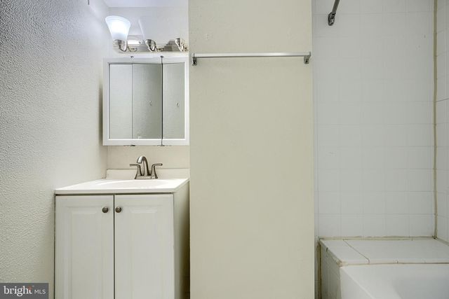 327 S FREMONT AVE, Baltimore, MD 21230