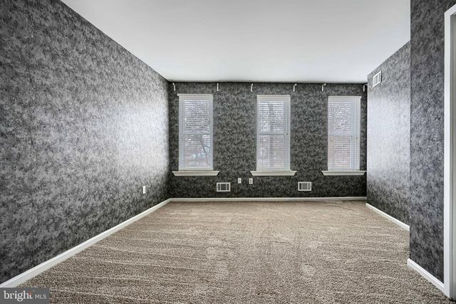 327 S FREMONT AVE, Baltimore, MD 21230