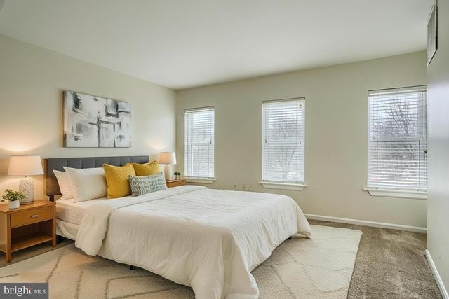 327 S FREMONT AVE, Baltimore, MD 21230